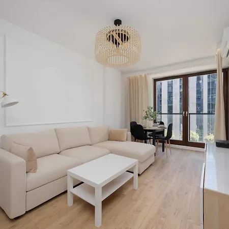 Modern With Balcony And Parking In Centrum By Renters