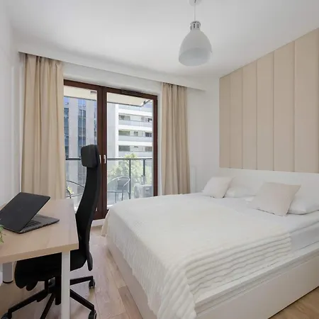 Modern With Balcony And Parking In Centrum By Renters *