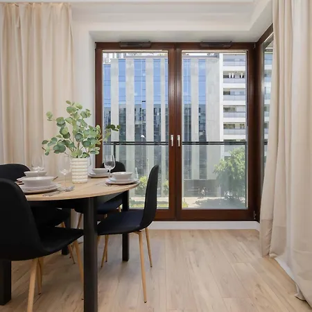 Lejlighed Modern With Balcony And Parking In Centrum By Renters