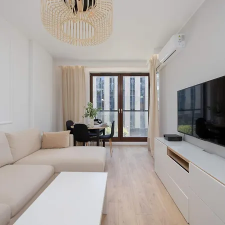 Lejlighed Modern With Balcony And Parking In Centrum By Renters *