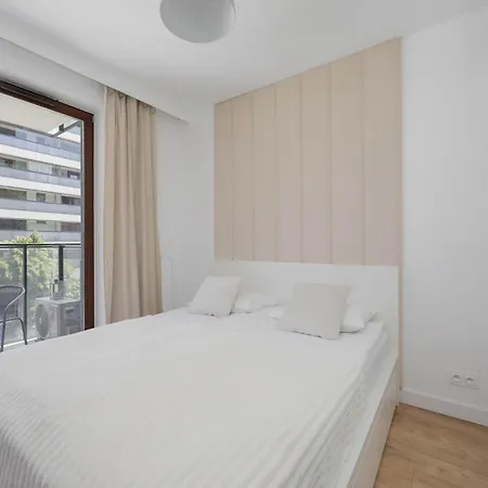 Modern With Balcony And Parking In Centrum By Renters *