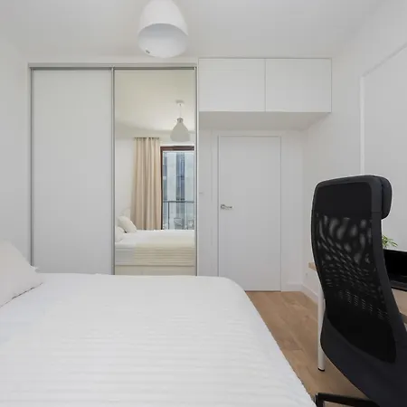 Lejlighed Modern With Balcony And Parking In Centrum By Renters