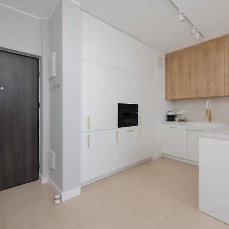 Lejlighed Modern With Balcony And Parking In Centrum By Renters *