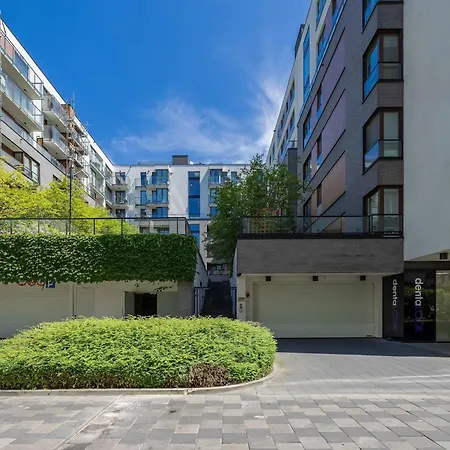 Modern With Balcony And Parking In Centrum By Renters