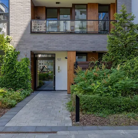 Modern With Balcony And Parking In Centrum By Renters Lejlighed Warszawa